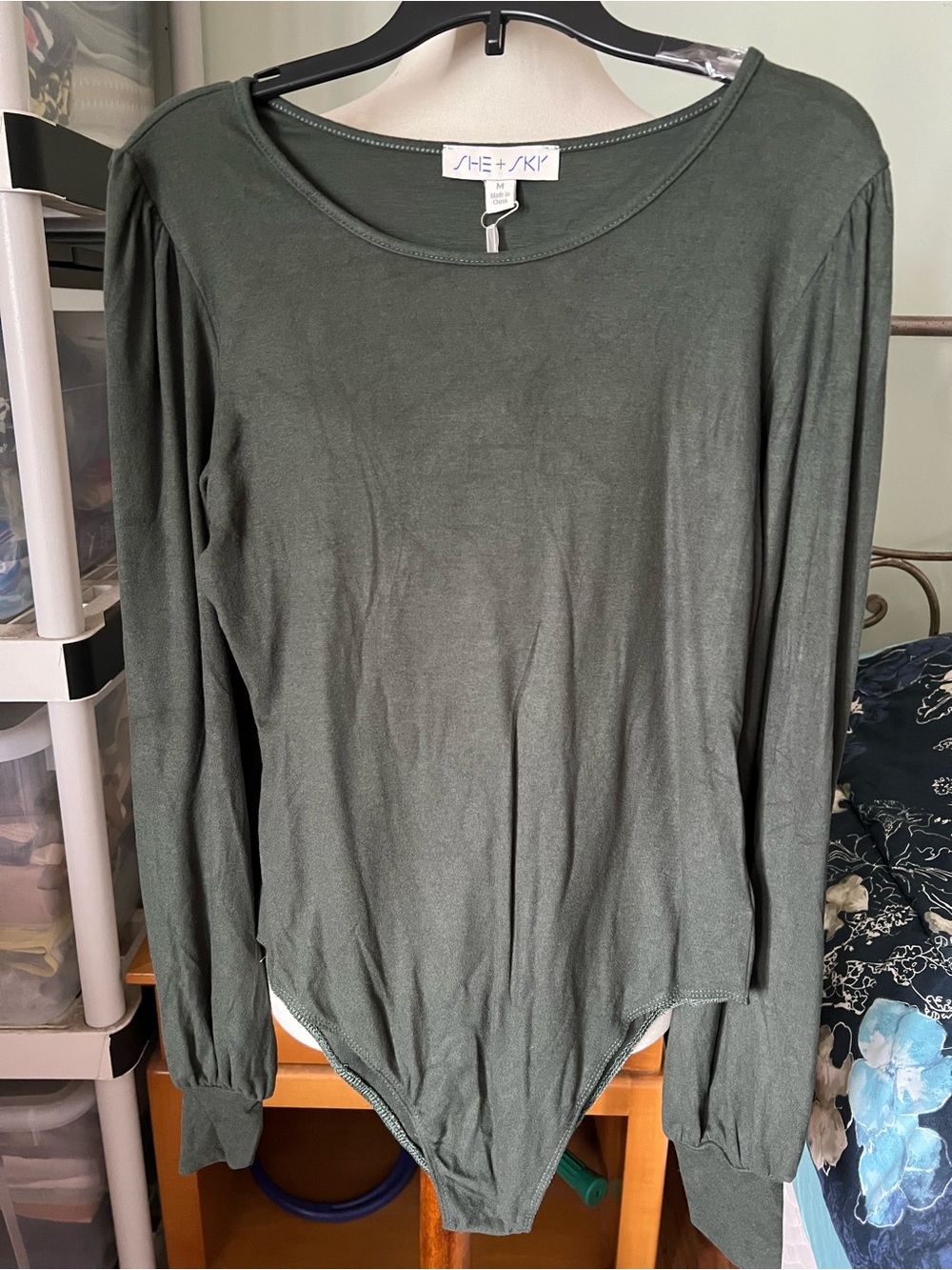 She + Sky Women’s Medium Olive Green Long-Sleeve Round Neck Bodysuit